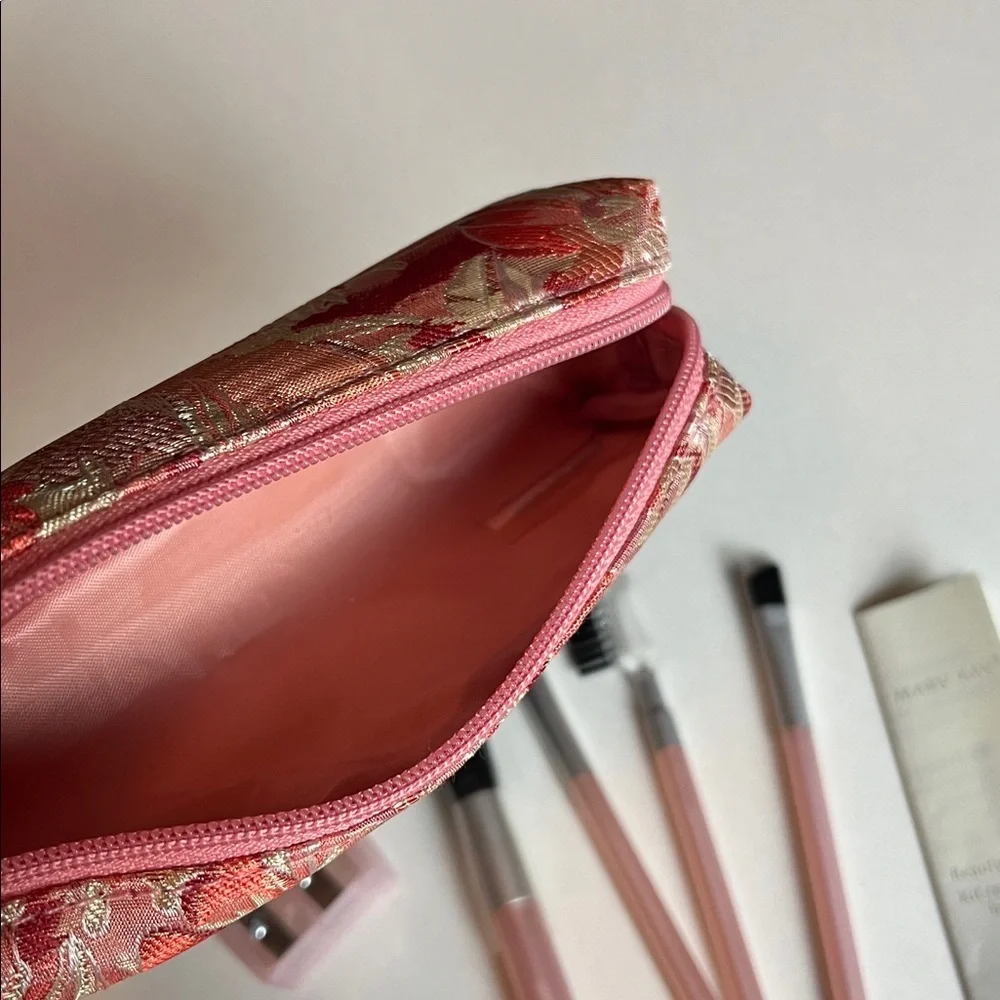 Mary Kay New Beauty Fix Kit With A Pretty Pink Zippered Pouch
